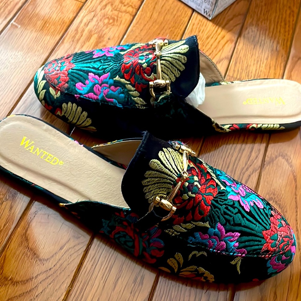 Beautiful vibrant slip on shoes!